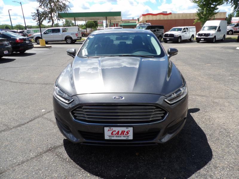 Ford Fusion SE 2016