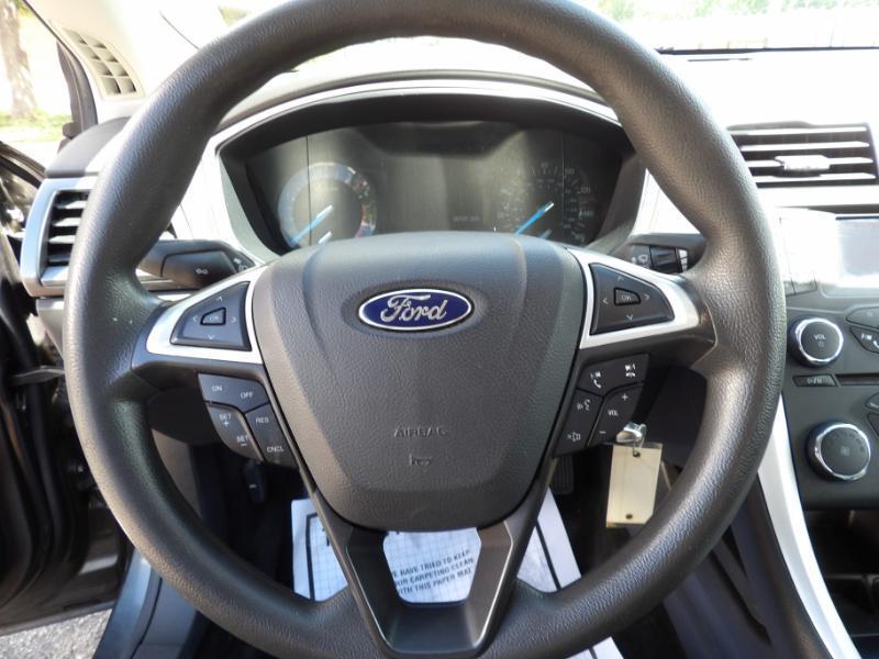Ford Fusion SE 2016