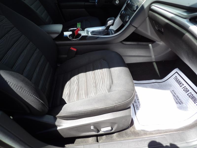 Ford Fusion SE 2016
