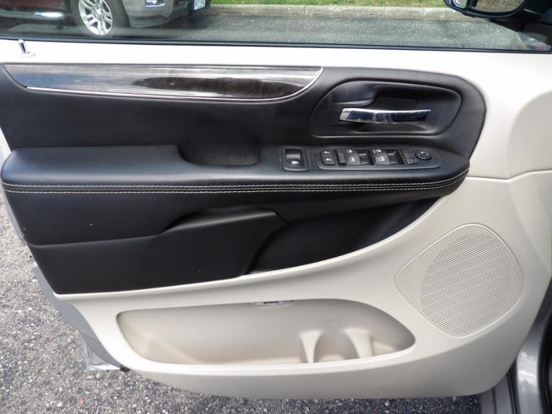 Chrysler Town & Country Touring 2016
