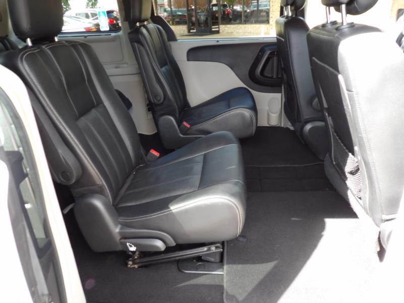 Chrysler Town & Country Touring 2016