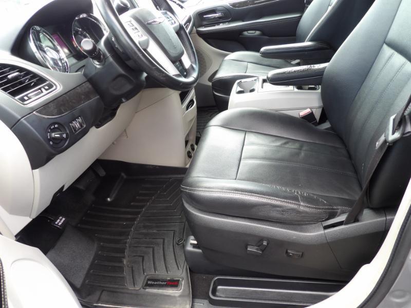 Chrysler Town & Country Touring 2016