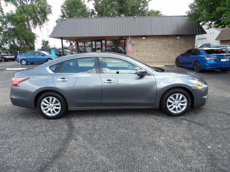 Nissan Altima 2.5 S 2014