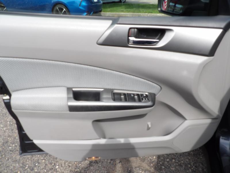 Subaru Forester 2.5X Premium 2012
