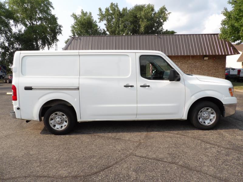 Nissan NV Cargo 2500 HD SV V6 2013
