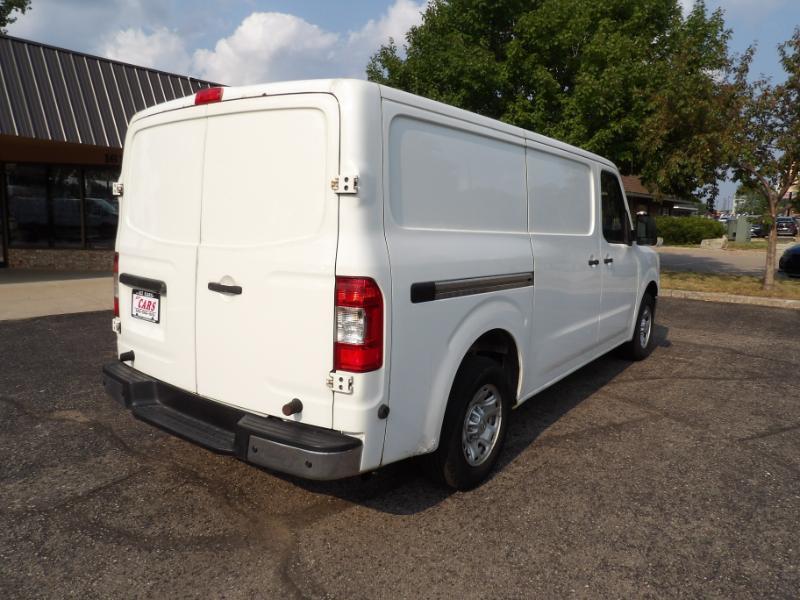 Nissan NV Cargo 2500 HD SV V6 2013
