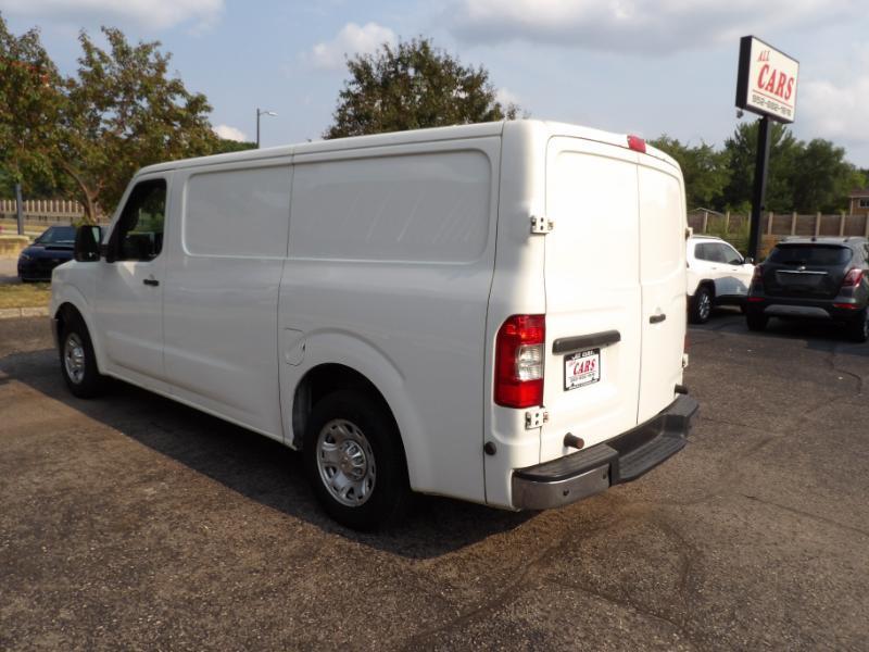 Nissan NV Cargo 2500 HD SV V6 2013