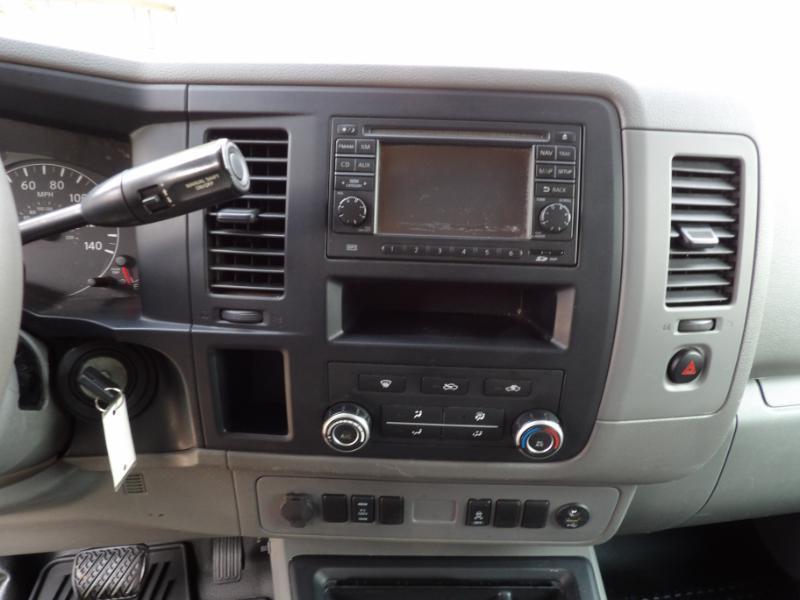 Nissan NV Cargo 2500 HD SV V6 2013