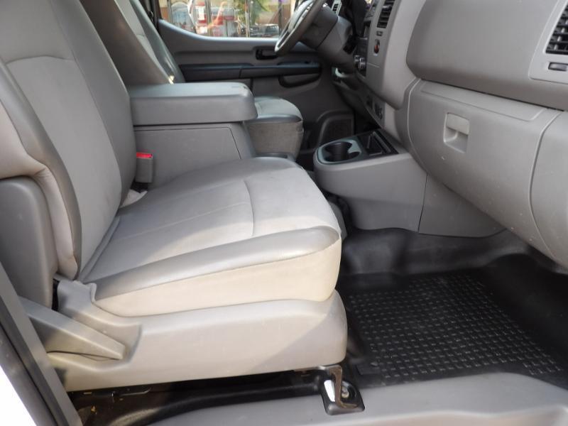 Nissan NV Cargo 2500 HD SV V6 2013