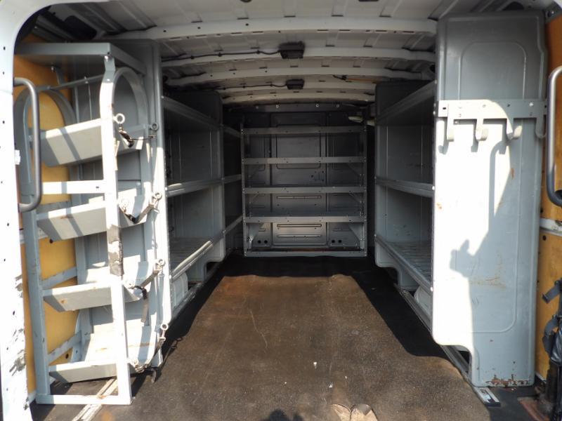 Nissan NV Cargo 2500 HD SV V6 2013