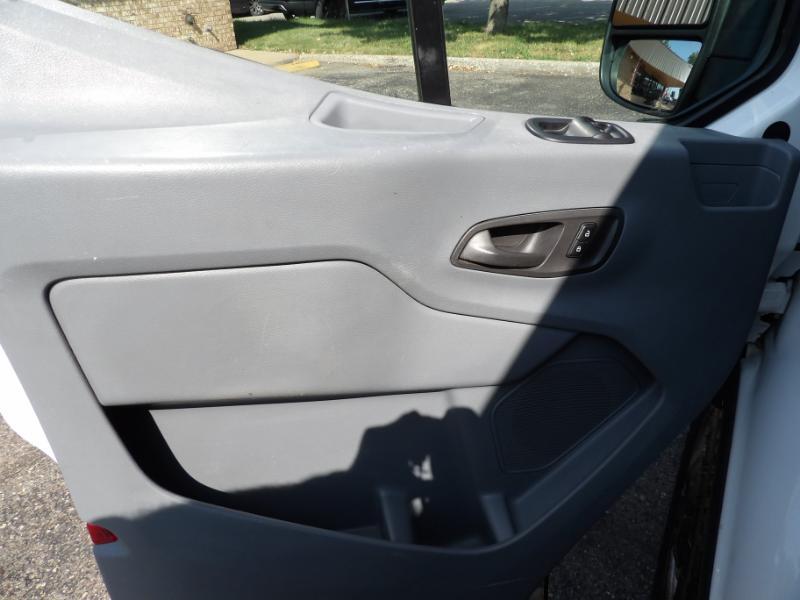 Ford Transit 150 Van Low Roof w/Sliding Pass. 130-in. WB 2017