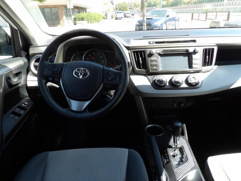 Toyota RAV4 LE AWD 2015