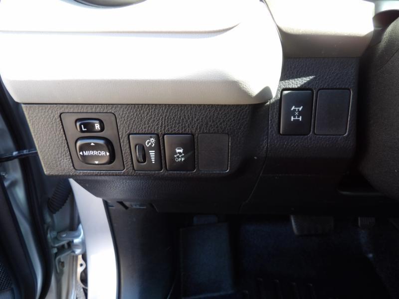 Toyota RAV4 LE AWD 2015