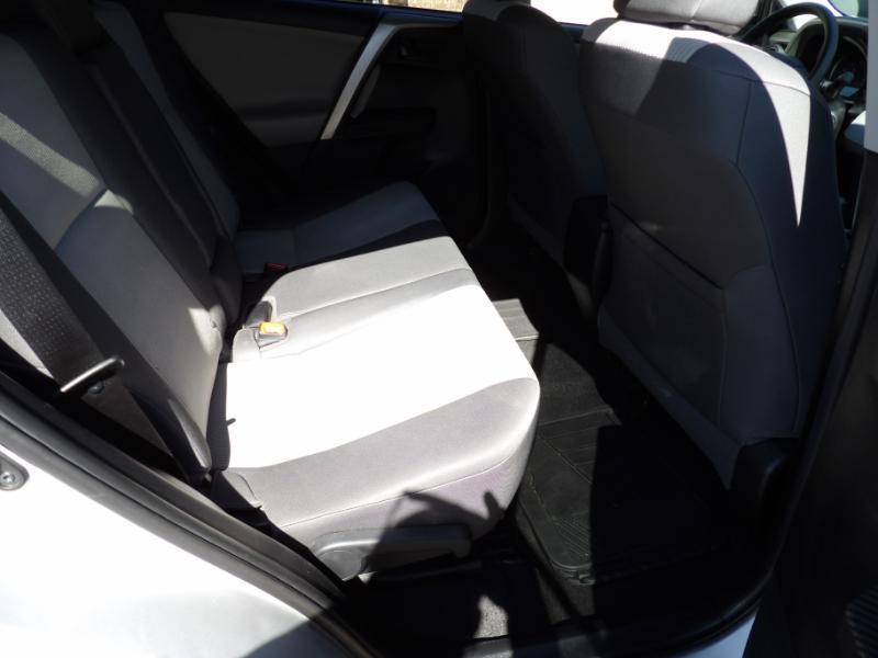Toyota RAV4 LE AWD 2015