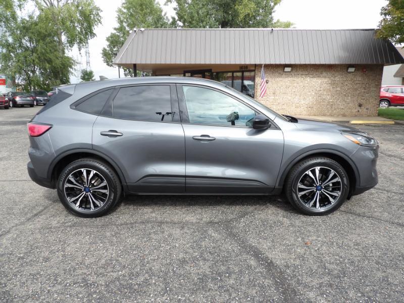 Ford Escape Hybrid SE AWD 2022
