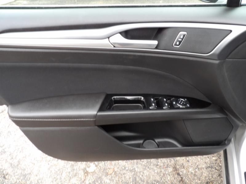 Ford Fusion Hybrid SE 2015