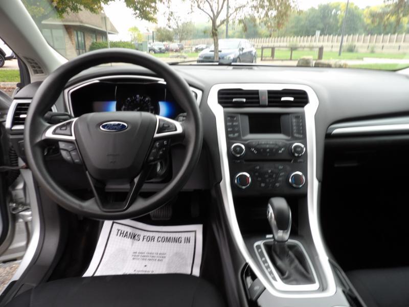 Ford Fusion Hybrid SE 2015