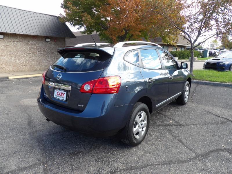 Nissan Rogue Select photo 3
