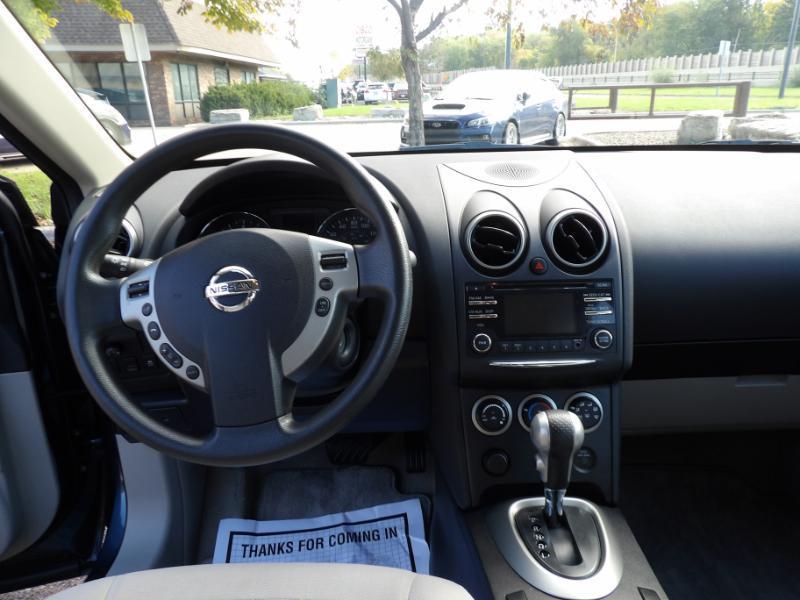 Nissan Rogue Select photo 11