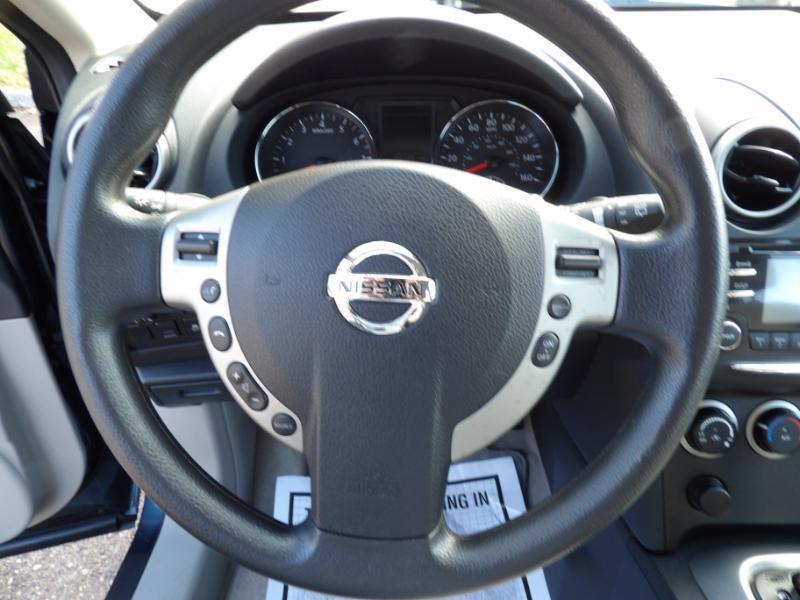 Nissan Rogue Select photo 12