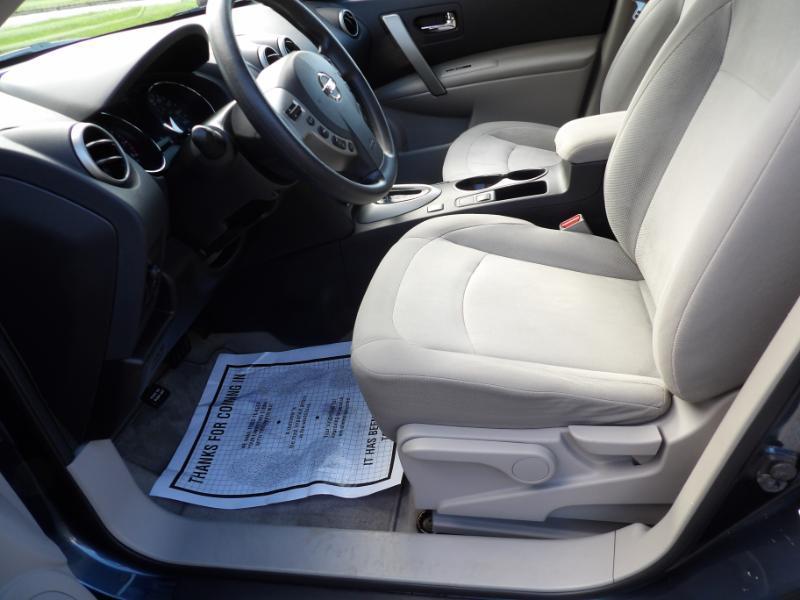 Nissan Rogue Select photo 14