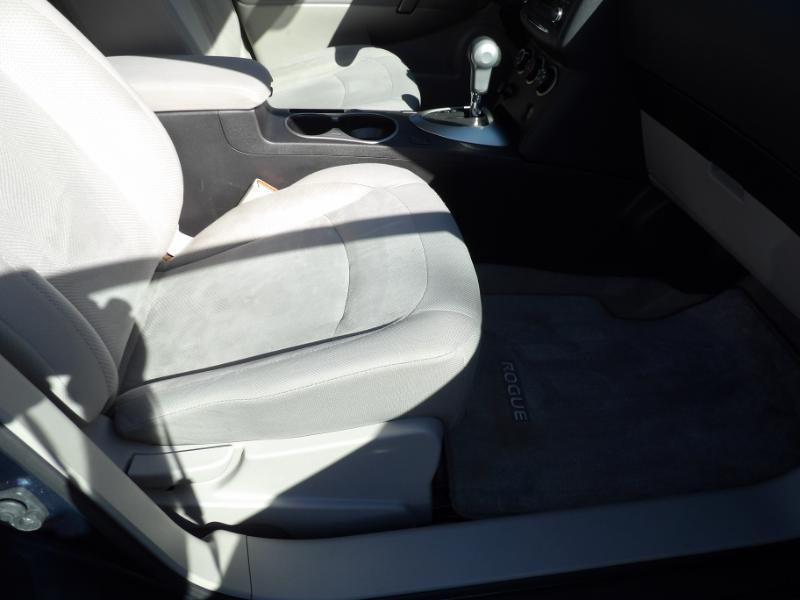 Nissan Rogue Select photo 18