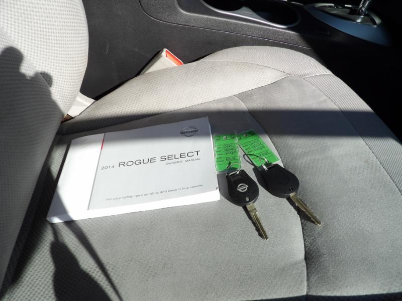 Nissan Rogue Select photo 19