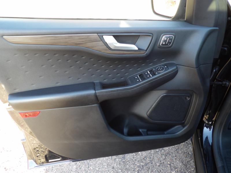 Ford Escape Hybrid Titanium AWD 2020