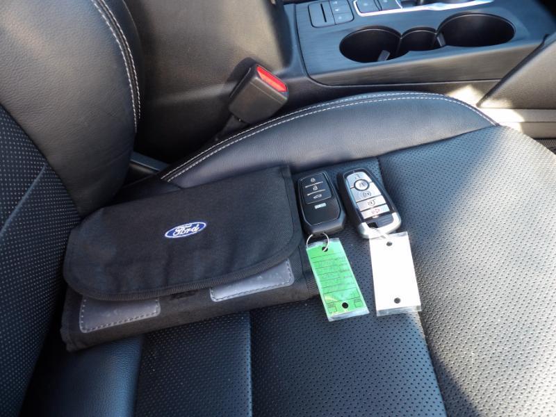 Ford Escape Hybrid Titanium AWD 2020