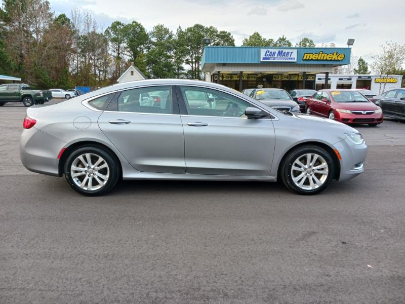 2015 Chrysler 200 Limited photo 3