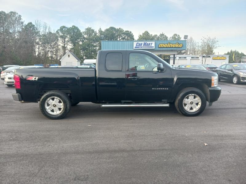 2011 Chevrolet Silverado 1500 LTZ photo 2