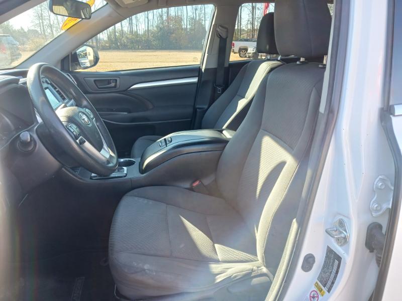 Toyota Highlander LE FWD I4 2016