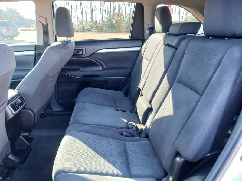 Toyota Highlander LE FWD I4 2016