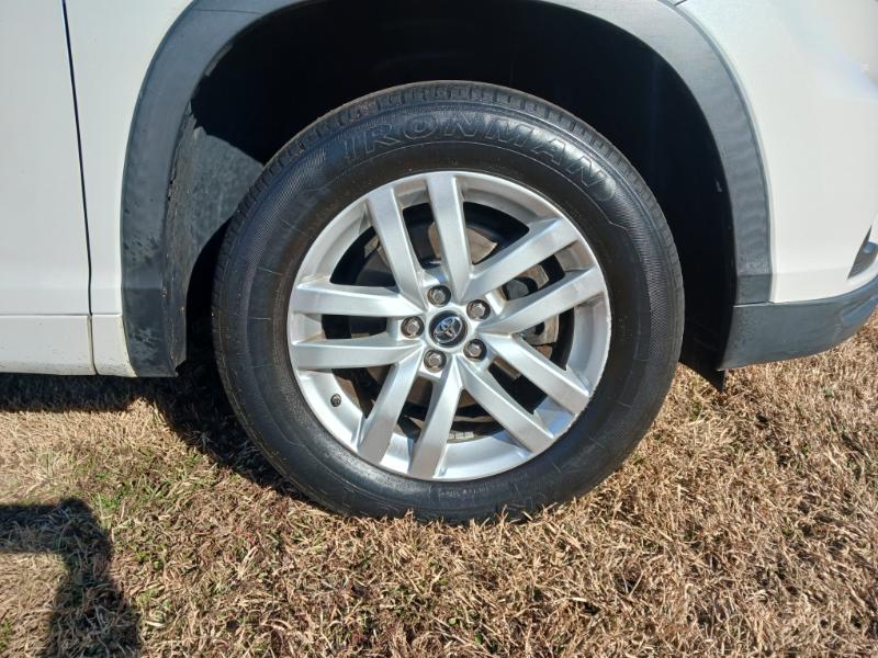 Toyota Highlander LE FWD I4 2016