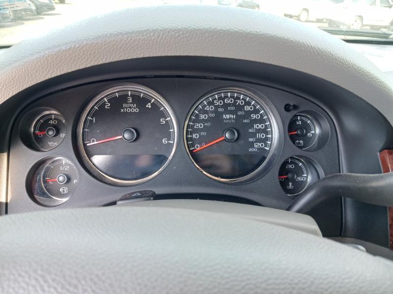 GMC Yukon XL SLT-1 1/2 Ton 4WD 2009