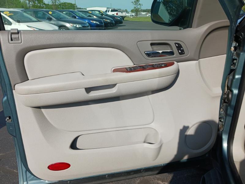 GMC Yukon XL SLT-1 1/2 Ton 4WD 2009