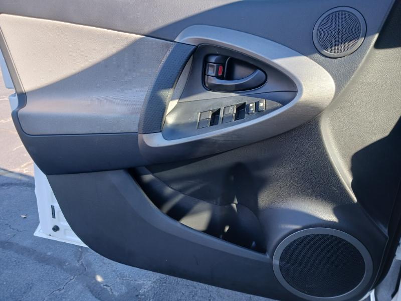 Toyota RAV4 Base I4 2WD with 3rd Row 2012