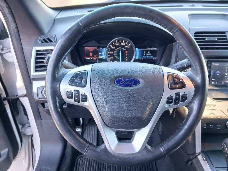 Ford Explorer XLT FWD 2011