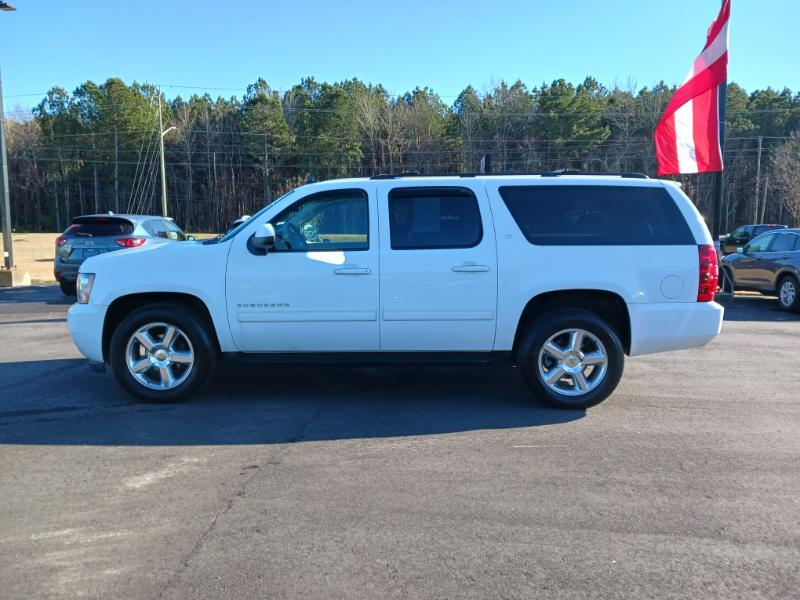 Chevrolet Suburban LT 1500 4WD 2011