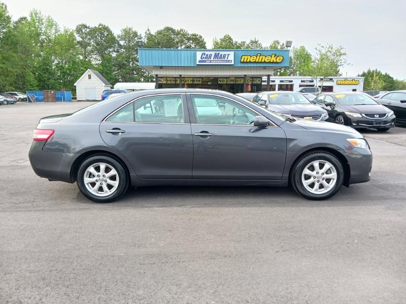 Toyota Camry Base 6-Spd AT 2011