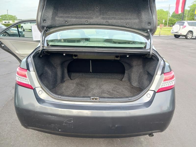 Toyota Camry Base 6-Spd AT 2011