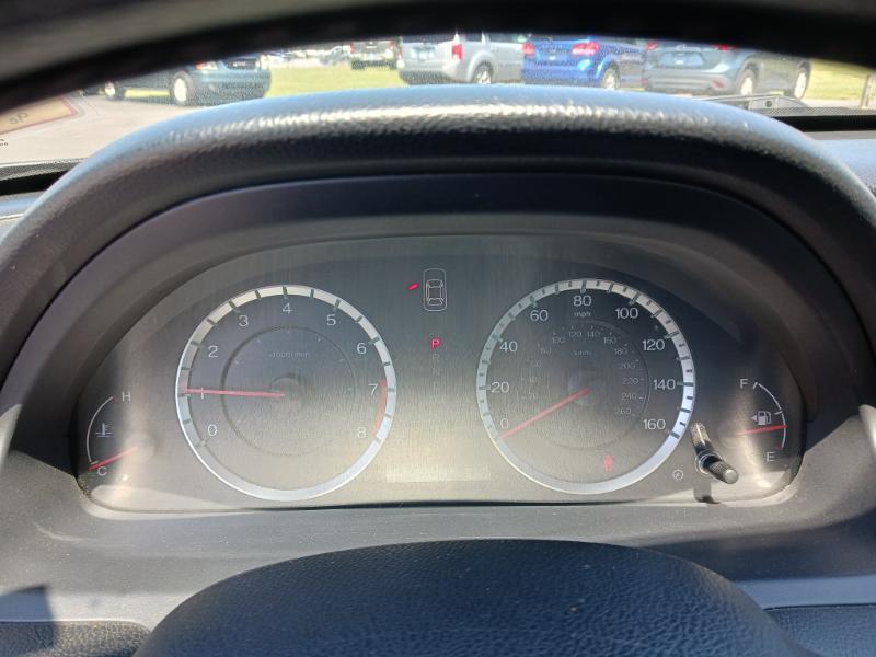 Honda Accord LX sedan AT 2011