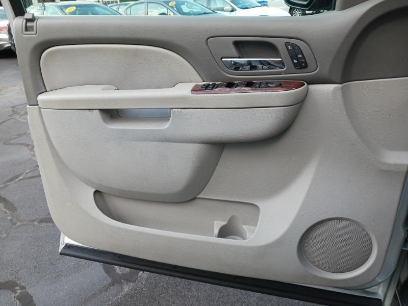 Chevrolet Suburban LT 1500 2WD 2013