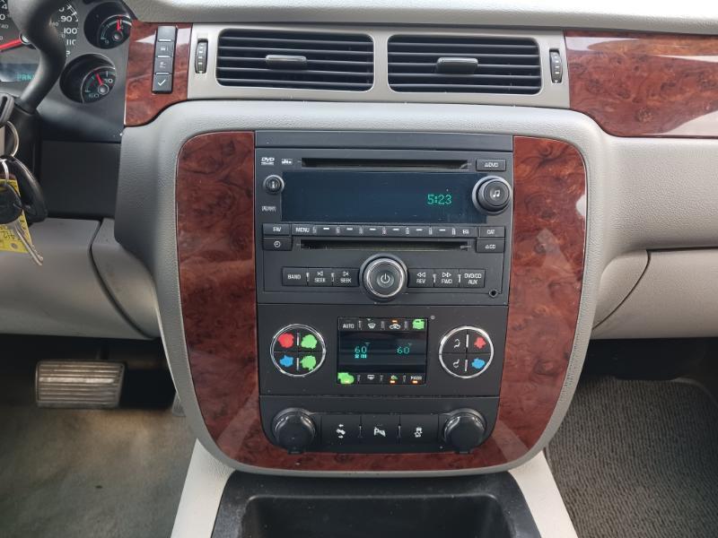 Chevrolet Suburban LT 1500 2WD 2013