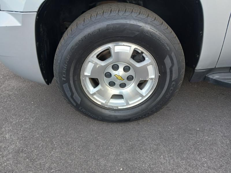 Chevrolet Suburban LT 1500 2WD 2013