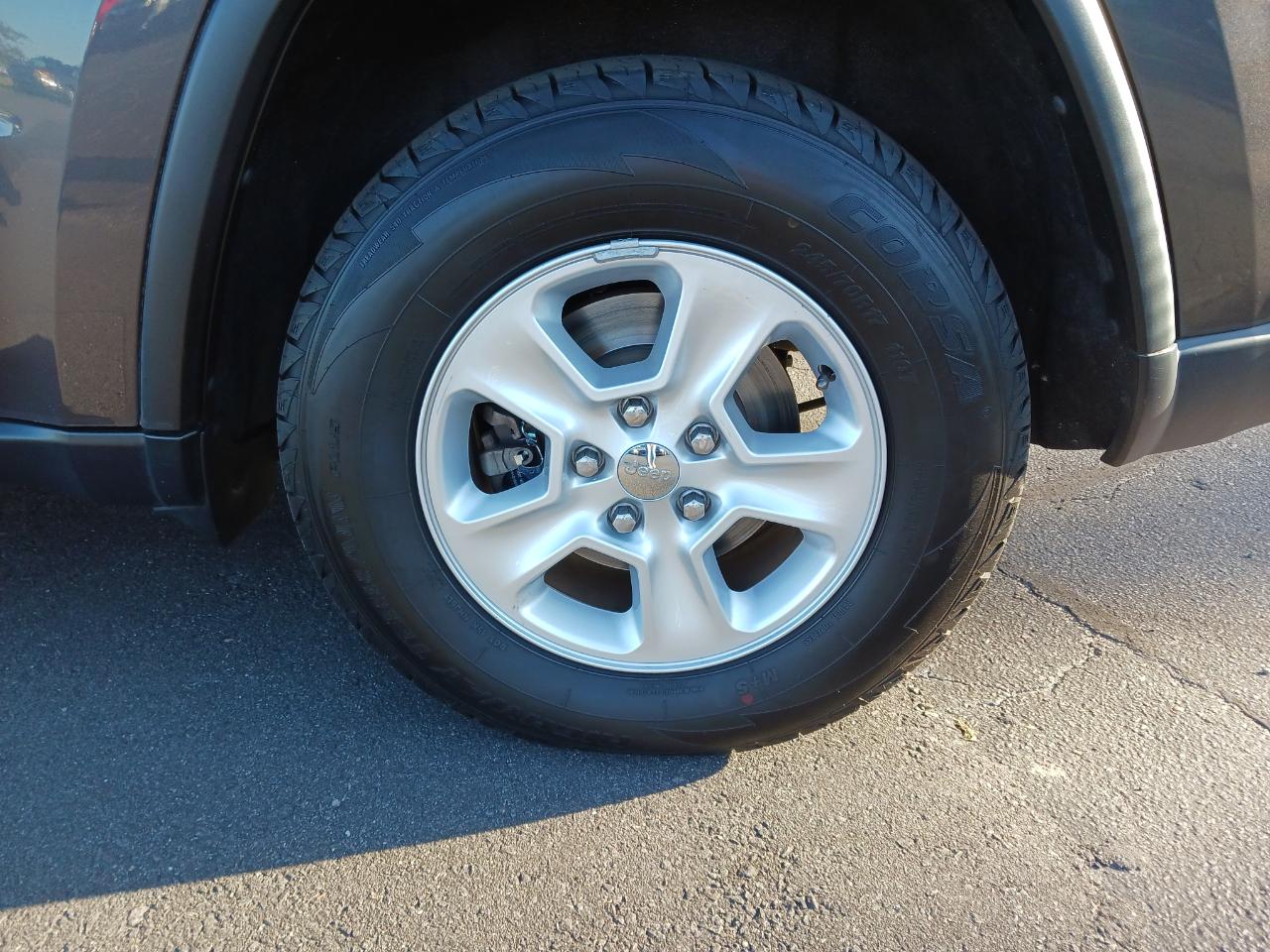 Jeep Grand Cherokee RWD 4dr Laredo 2016