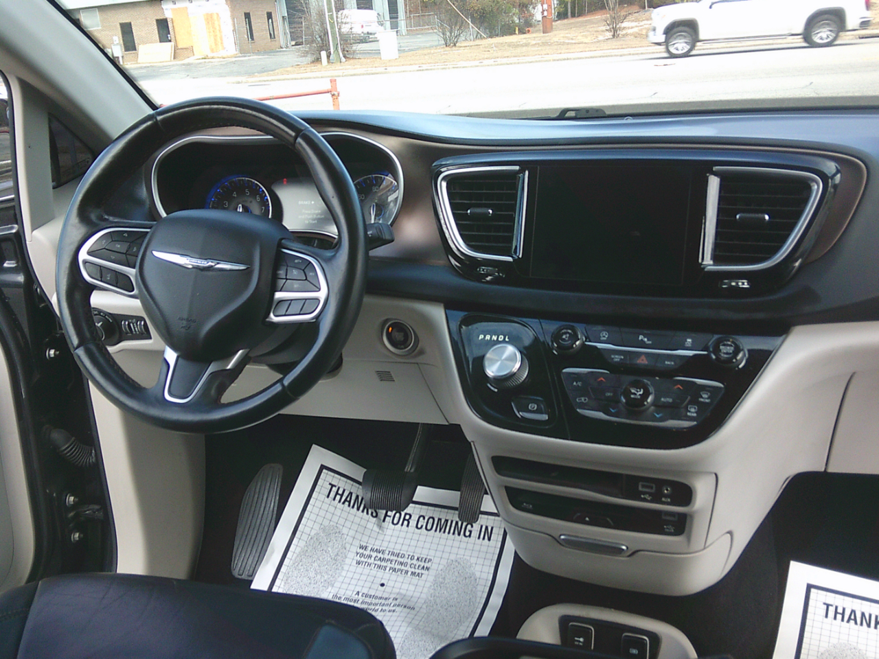 Chrysler Pacifica Touring-L Plus 2017