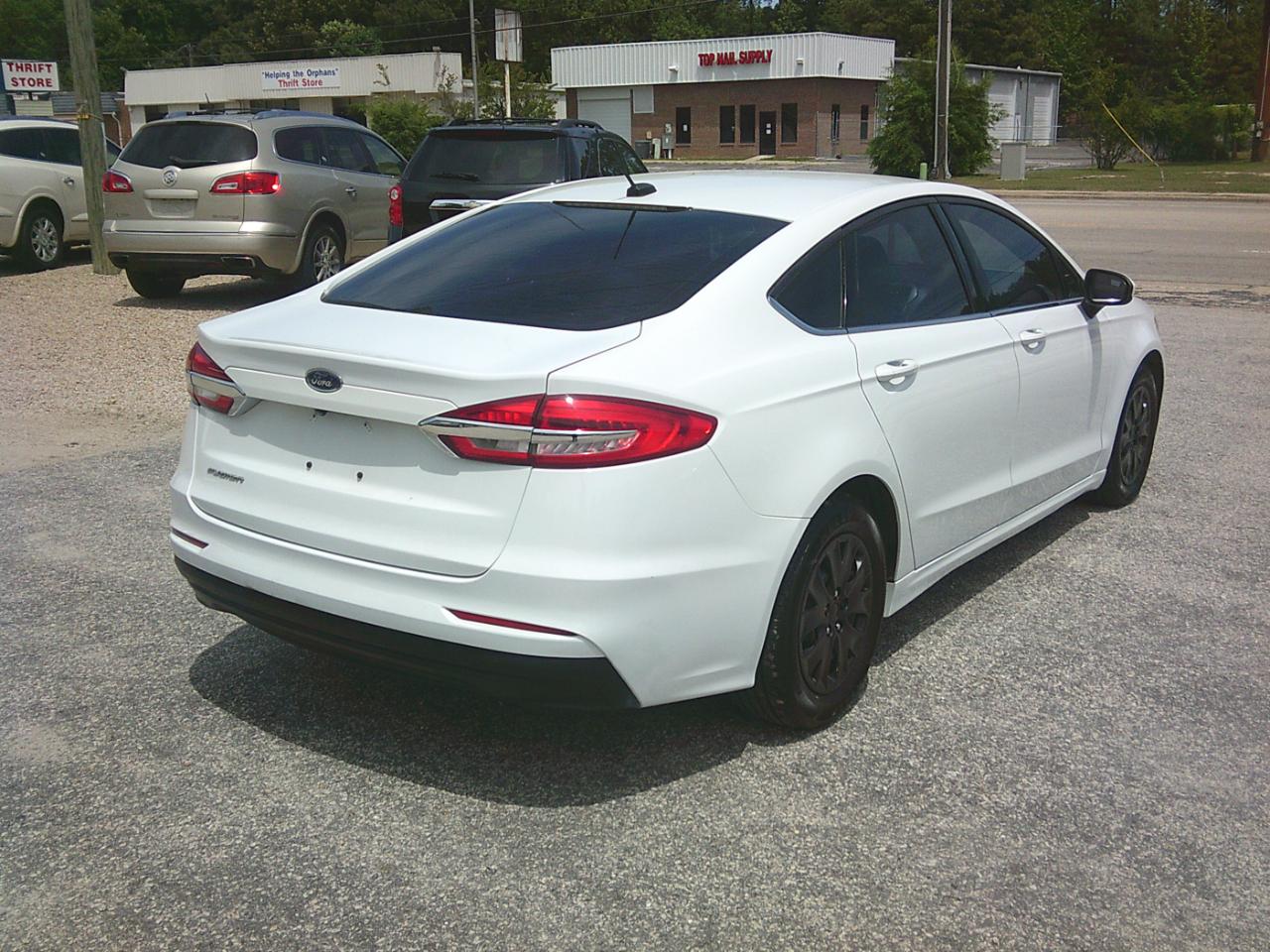 Ford Fusion S 2019