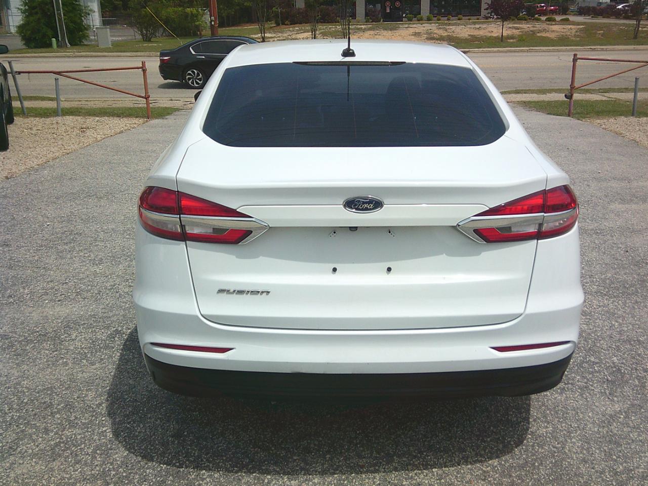 Ford Fusion S 2019