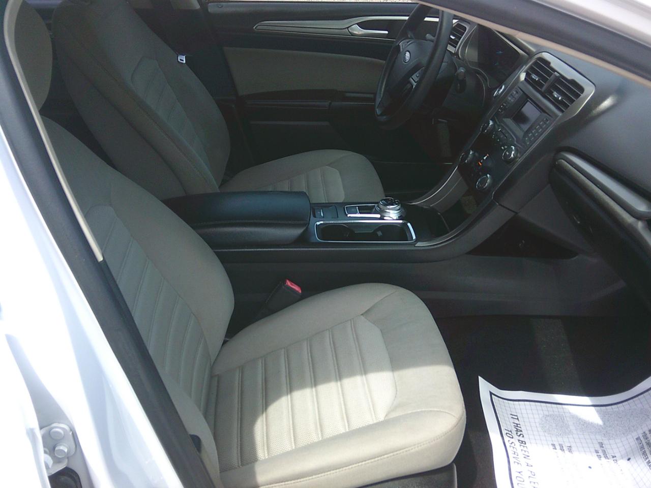 Ford Fusion S 2019